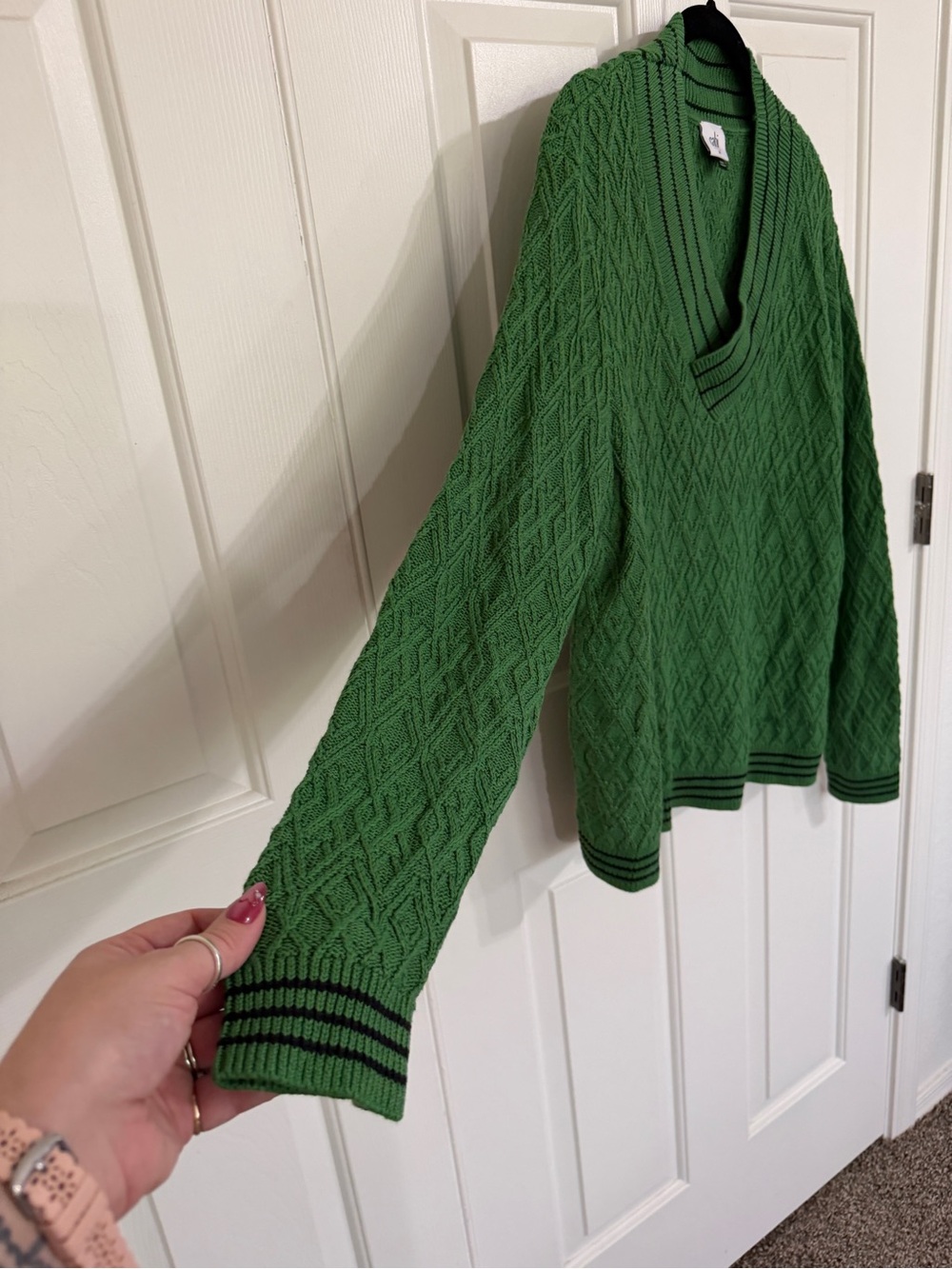 NWOT CAbi Lucky Day Pullover Kelly Green Cable Knit V-Neck Sweater w/ Black Trim - Picture 9 of 13